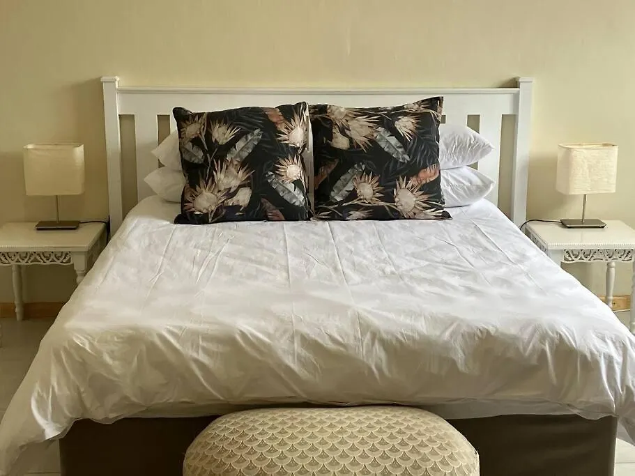 Beacon Stay Beach Studio Apartment Port Elizabeth